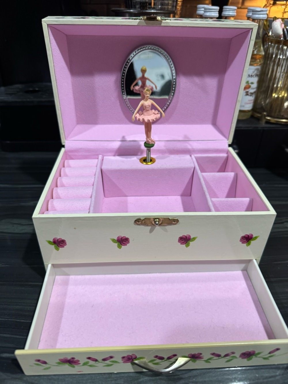 Berkeley Designs Cream Music Box - 'Swan Lake' Vintage